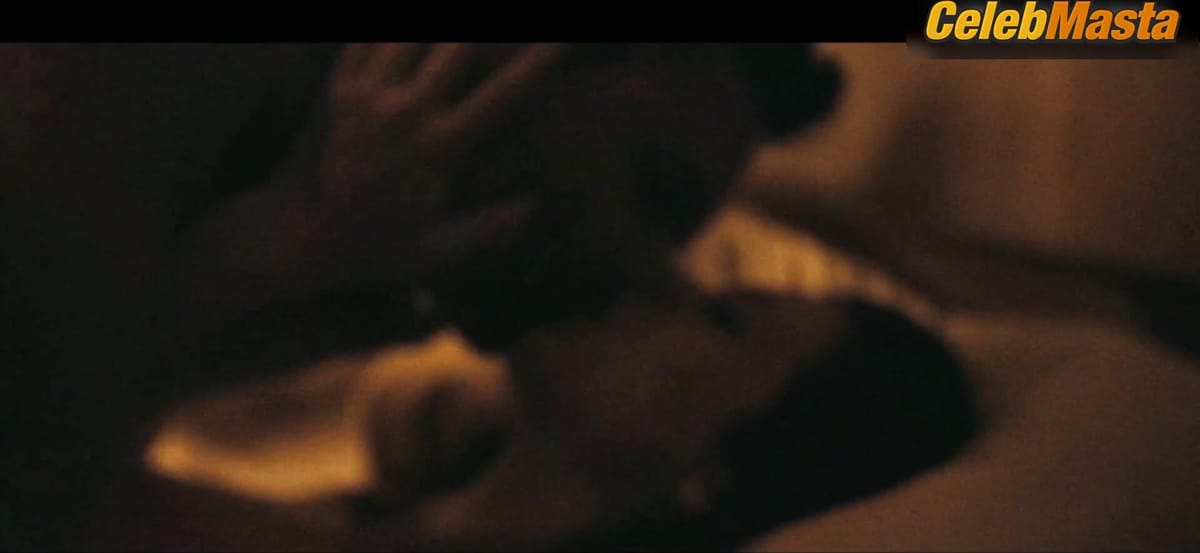 Jessica De Gouw Shows Off Sex Scene in Sunny Nights
