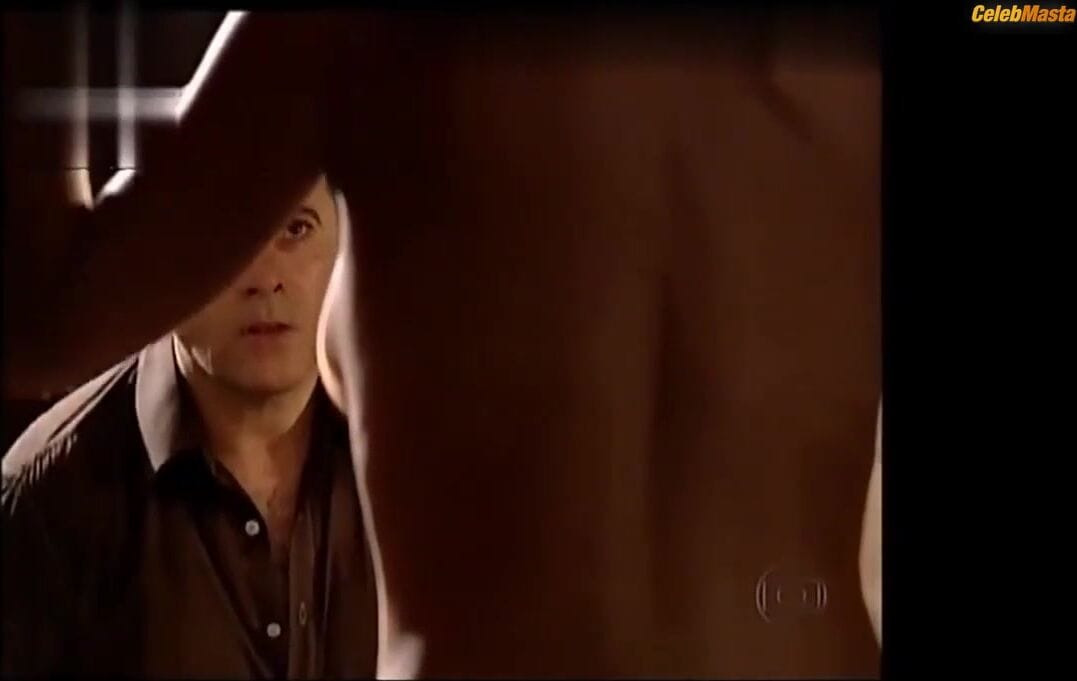 Maite Proenca Boobs Scene in Torre De Babel