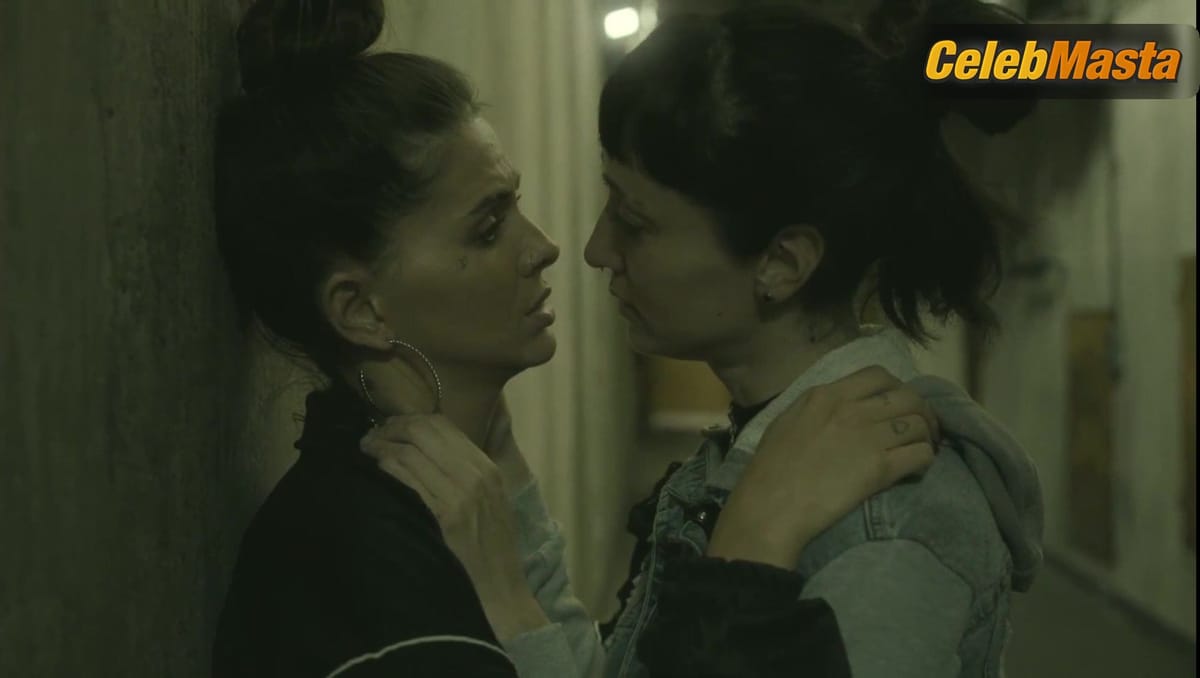 Carolina Ramirez Quintero and Camila Peralta's Lesbian Scene in In The Mud