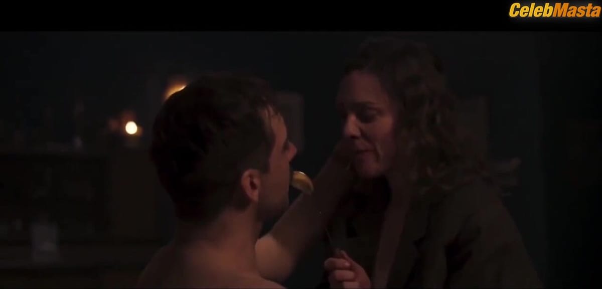 Magdalena Boczarska's Tits and Ass Scene in The King