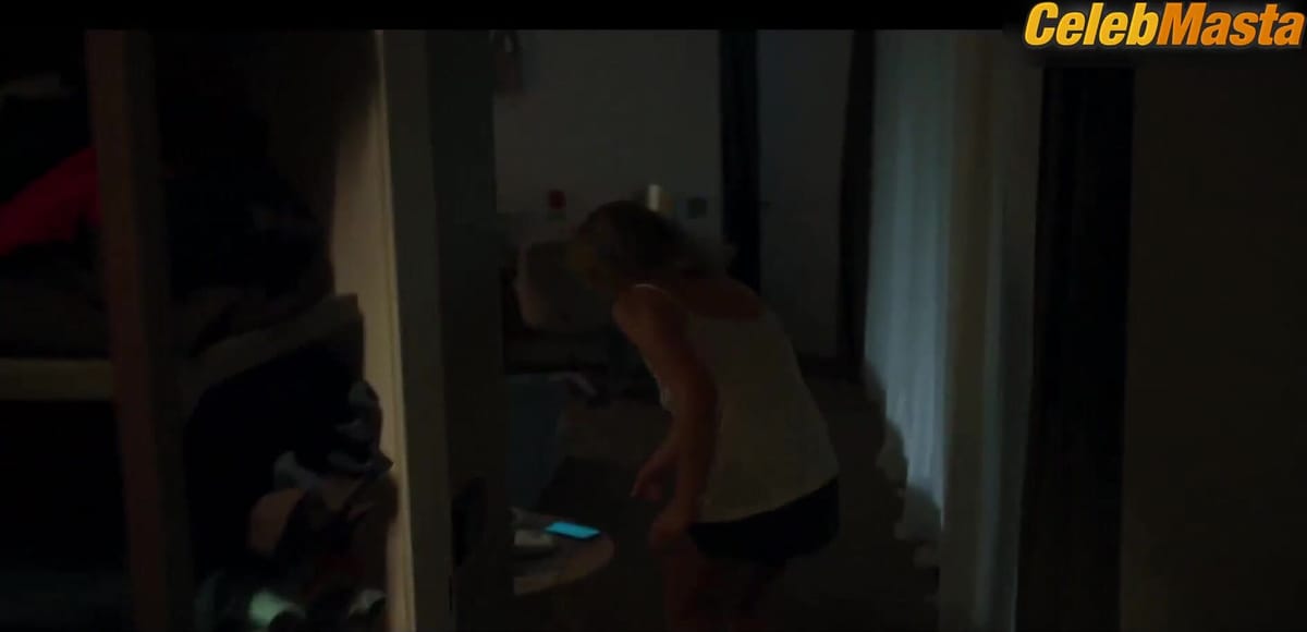 Magdalena Boczarska's Breasts Scene in Hold Tight
