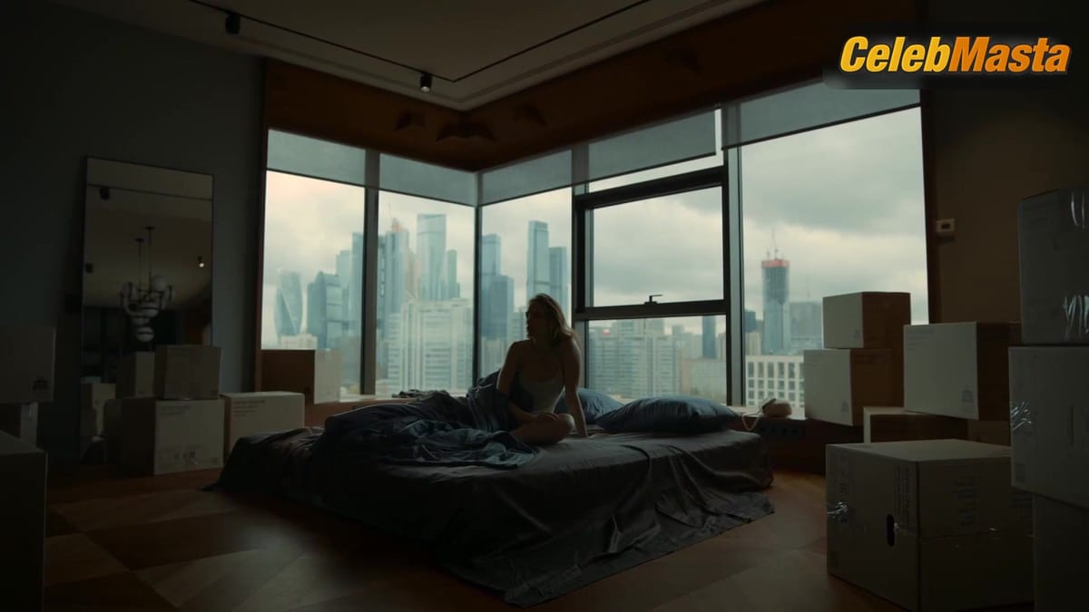 Mariya Lisovaya Sexy Scene from Ulitsa Shekspira