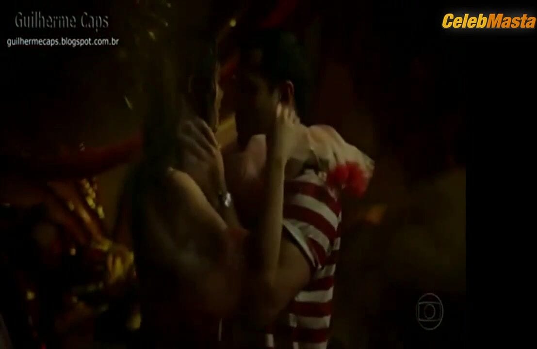Sophie Charlotte's Tits Scene in As Brasileiras