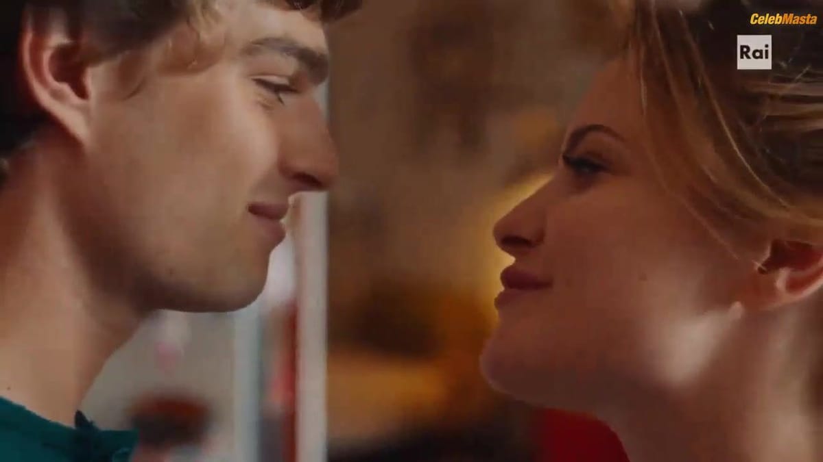 Giulia Gorietti's Sex Scene in Vivi e lascia vivere