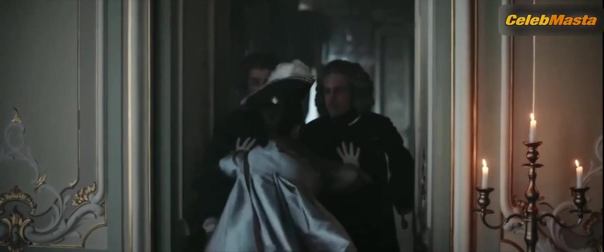 Mariya Lisovaya and Anastasiya Dvoryanskaya Sex Scene from Gosudar