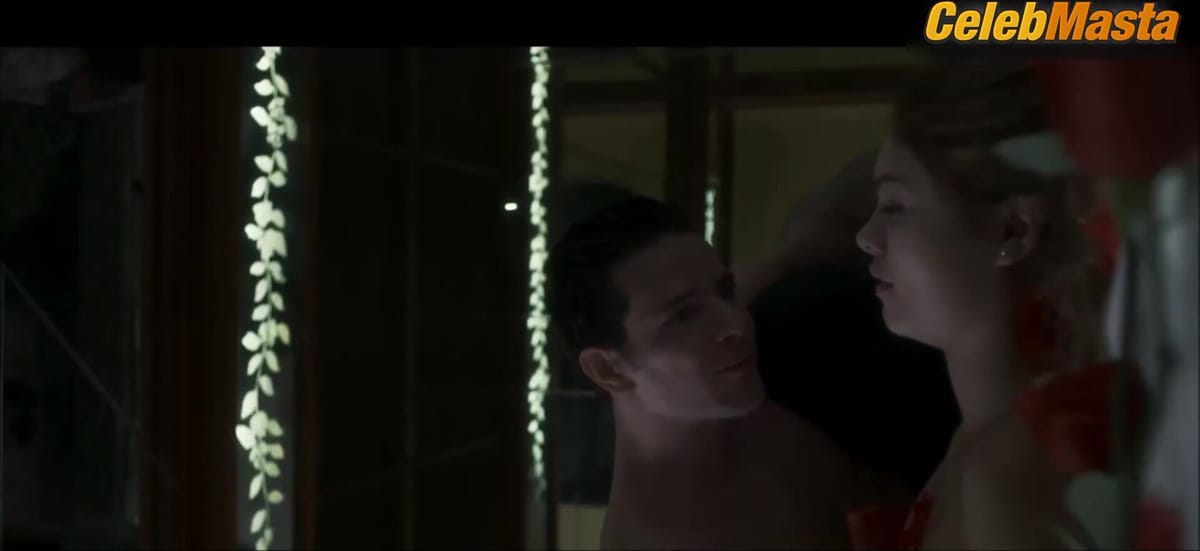 Sophie Charlotte's Sex Scene in Os Dias Eram Assim