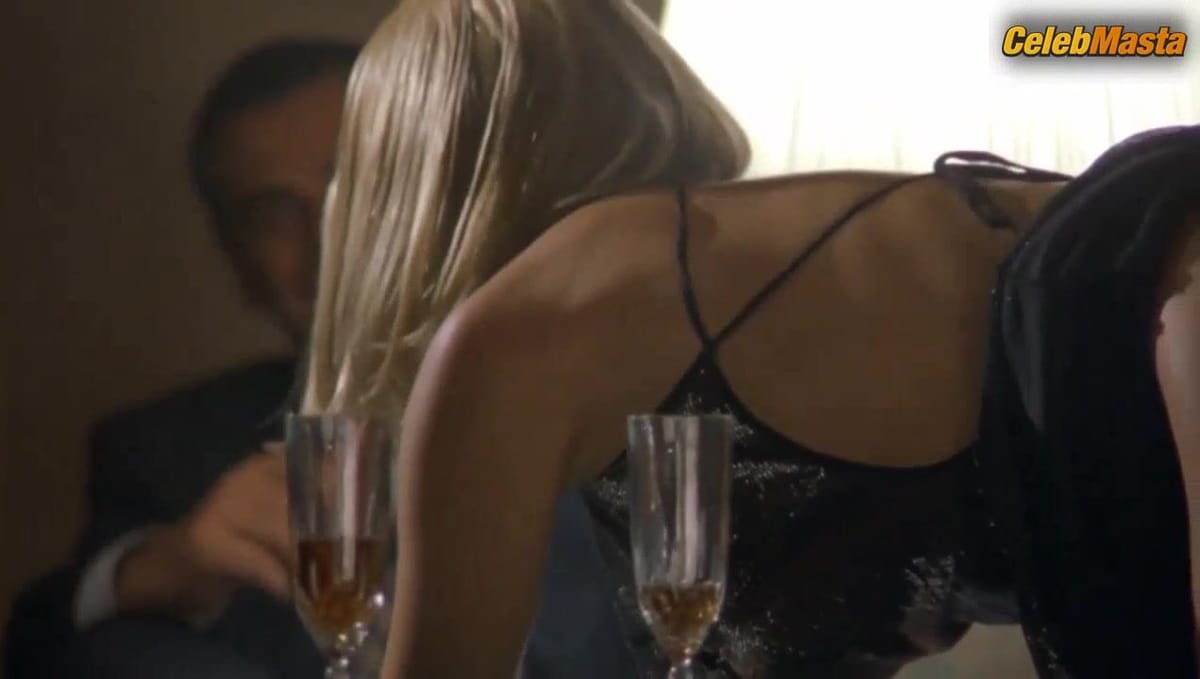 Yuliya Mayarchuk's Lesbian, Booty Scene in Cheeky!
