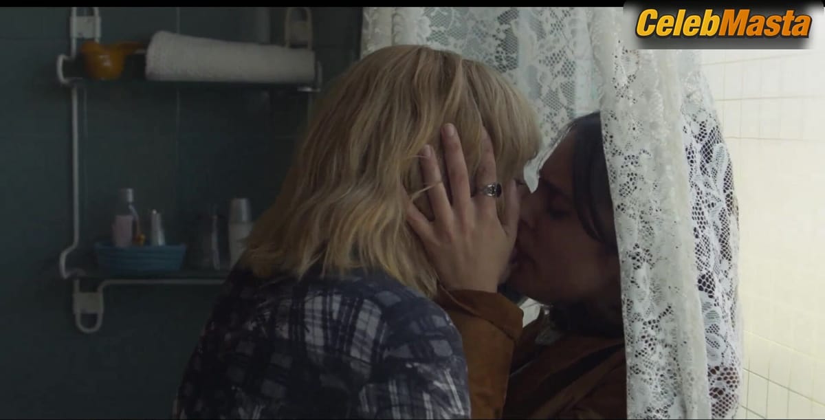 Veronica Echegui and Nausicaa Bonnin's Lesbian Scene from Three Days Of Christmas
