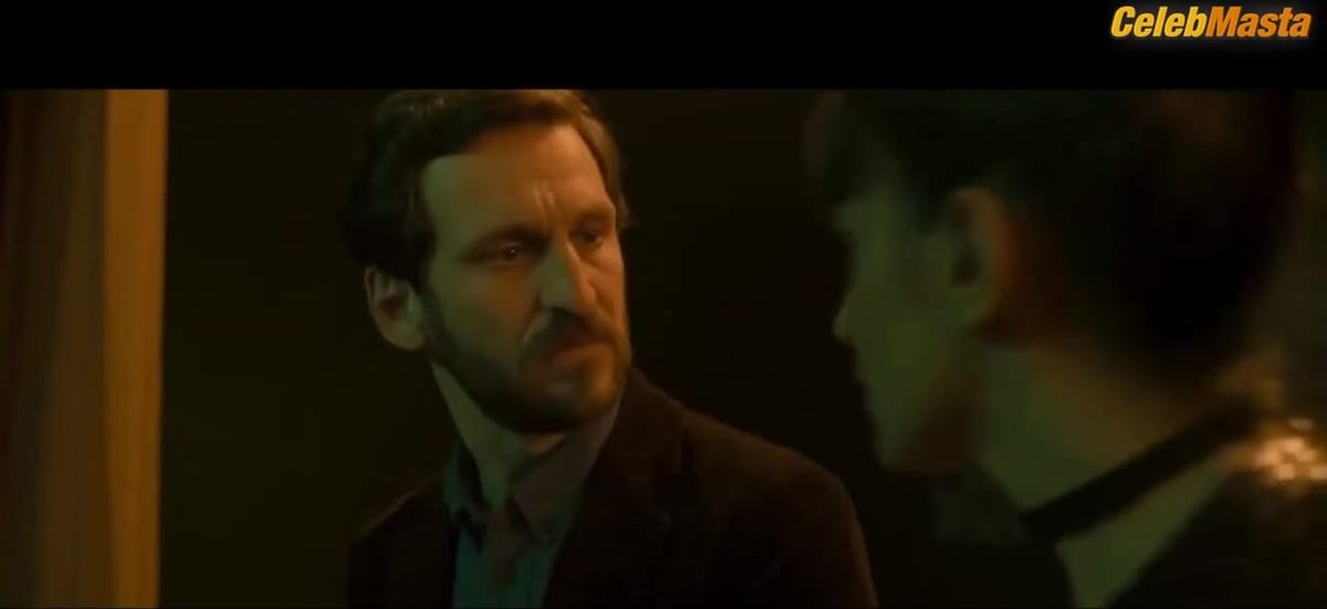 Melina Matthews and Veronica Echegui Sex Scene from More The Merrier