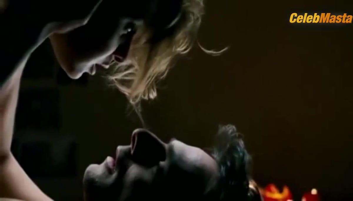 Paola Cortellesi Ass Scene from Maschi Contro Femmine