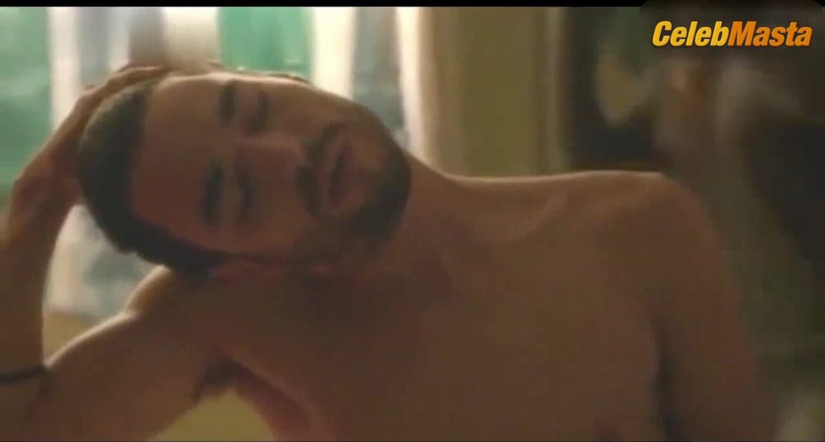 Leticia Colin's Sexy Scene from Ponte Aerea
