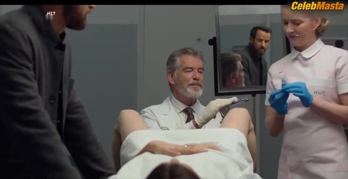 Ilana Glazer Booty, Boobs Scene in False Positive