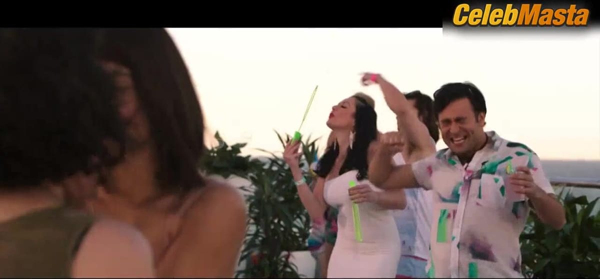 Zoe Kravitz and Ilana Glazer's Lesbian Sex Scene in Rough Night