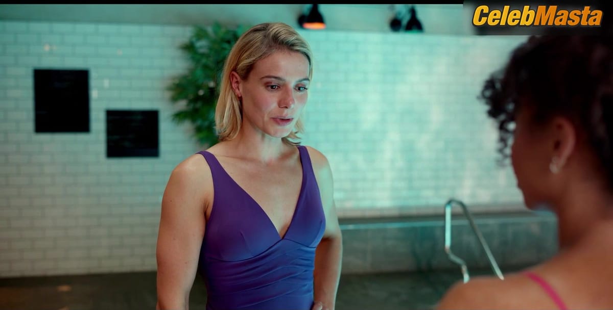 Sallie Harmsen and Fenna Ramos Swimsuit Scene from The Wonder Weeks