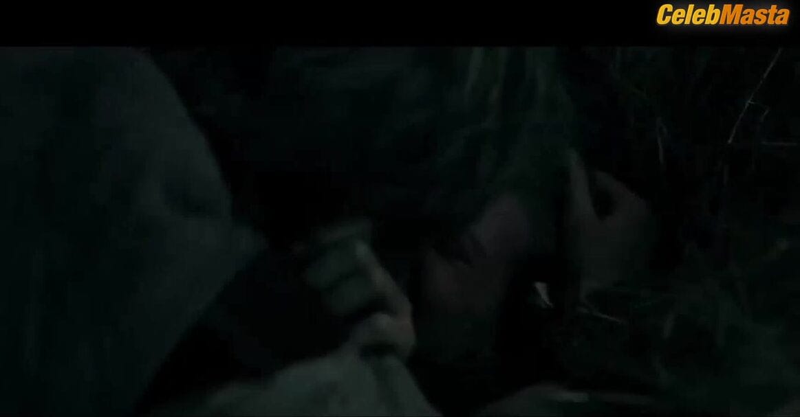 Sallie Harmsen's Sexy Scene from Kenau