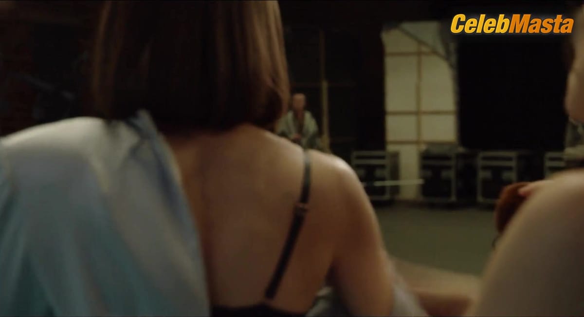 Magdalena Poplawska and Pola Blasik Reveal Underwear Scene in Prime Time