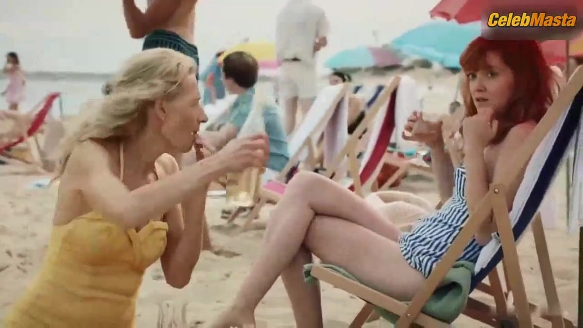 Magdalena Poplawska's Booty, Swimsuit Scene in Osiecka