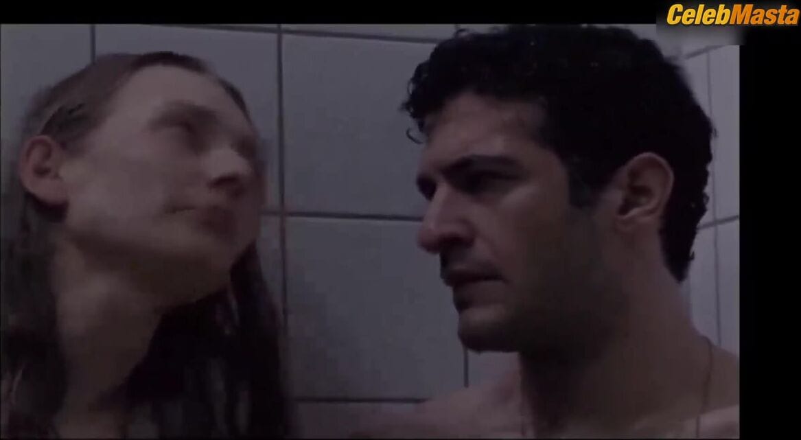 Magdalena Poplawska Tits Scene in Between Two Fires