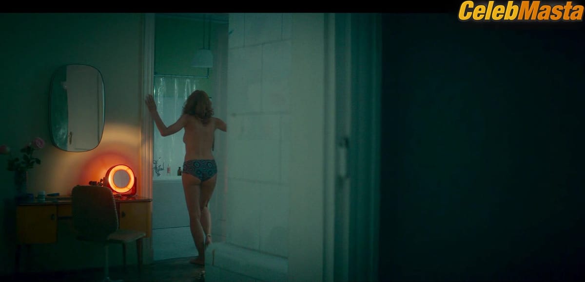 Magdalena Poplawska's Boobs, Butt Scene in Glitter