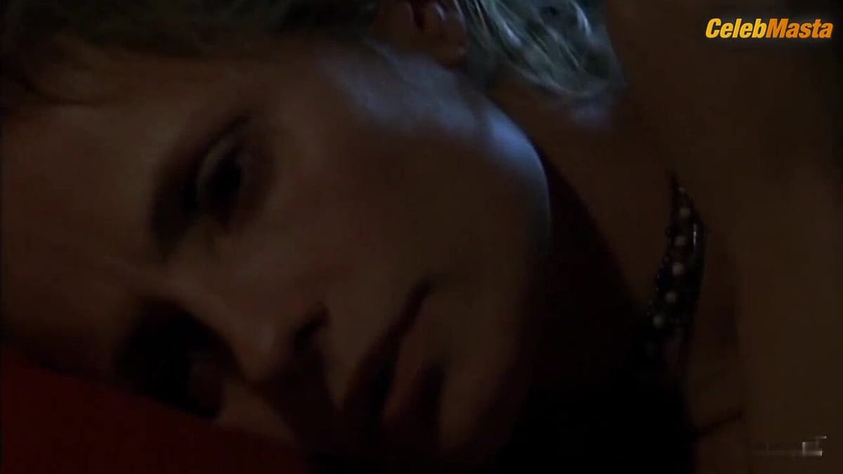 Isabella Ferrari Lesbian, Booty Scene from Amatemi