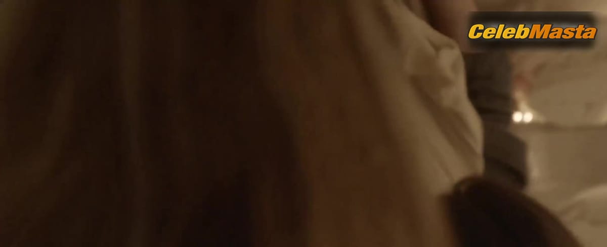 Jessica Rothe and Hannah Murray Lesbian Scene from Lily & Kat