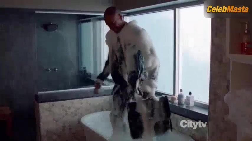 Eliza Coupe's Hot Scene in Happy Endings