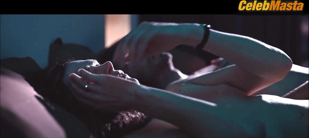 Anna Drijver Tits Scene from Het Geheugenspel