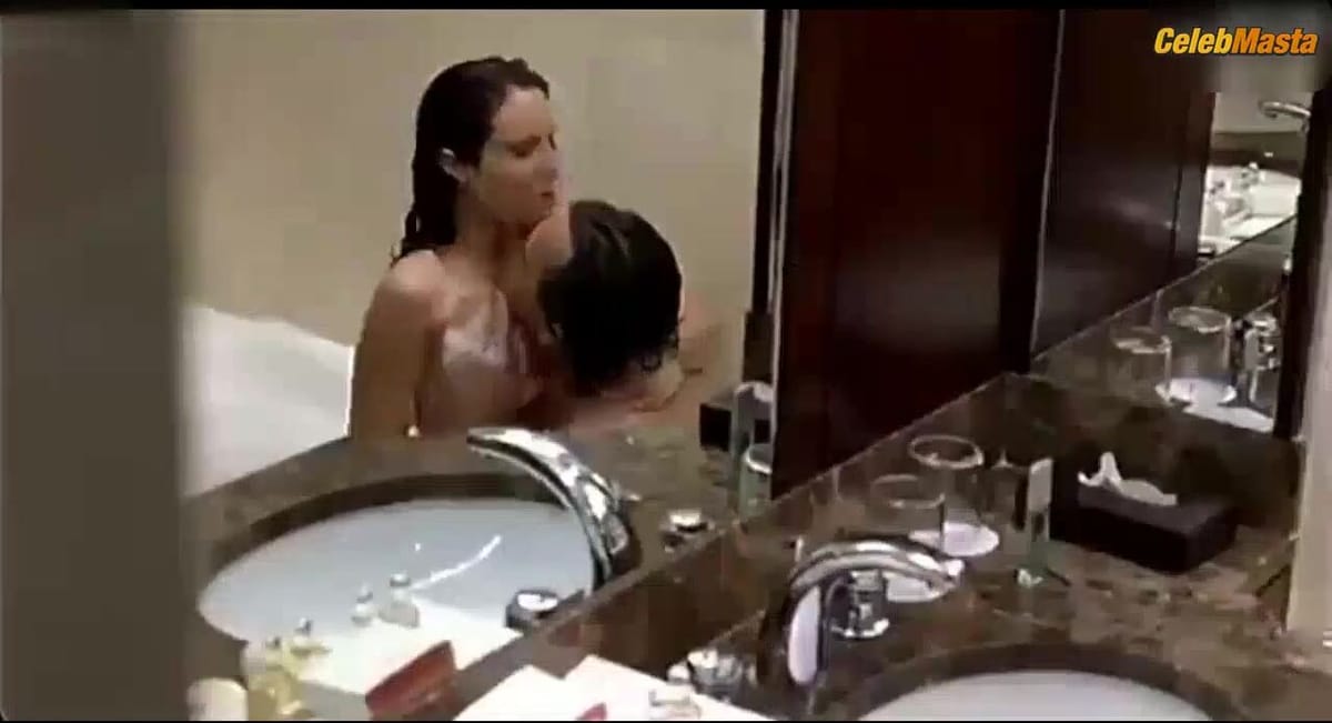 Aitana Sanchez-Gijon Steamy Scene in Animales heridos