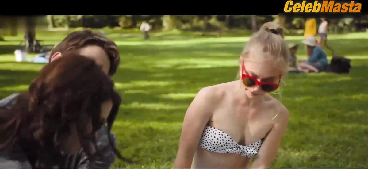 Elisa Schlott's Sex Scene in Safari Match Me If You Can