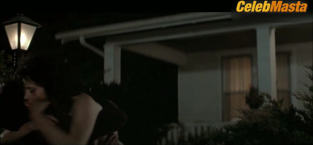 Isabella Rossellini Reveals Boobs, Bush Scene in Blue Velvet