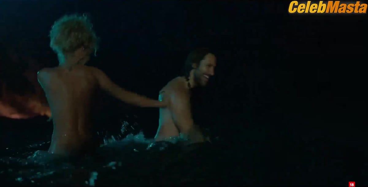 Maria Hervas and Teresa Riott's Underwear Scene in El Inmortal