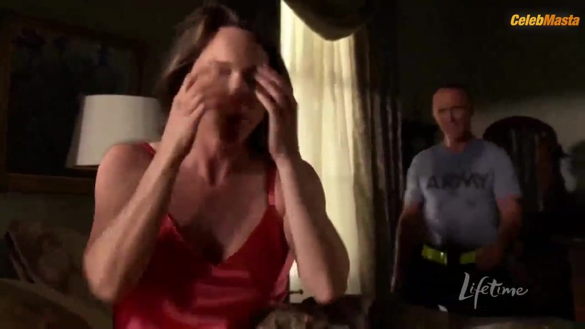 Kelli Williams Underwear Scene in Army Wives Show