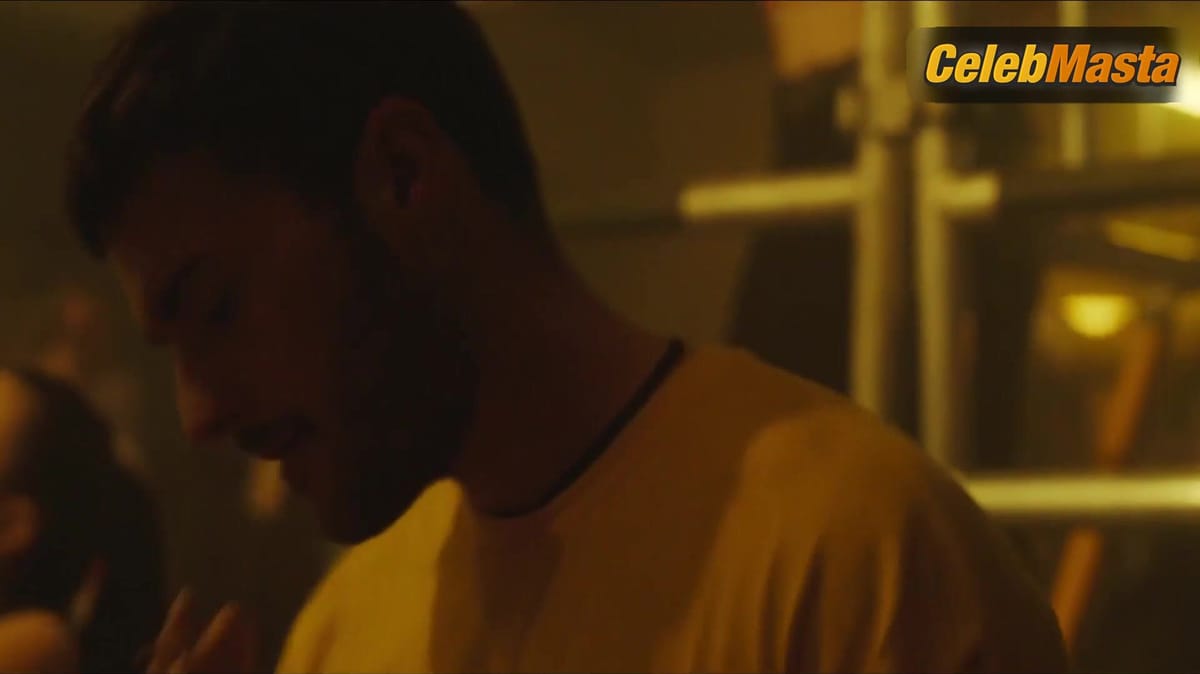 Ainhoa Larranaga and Ane Rot Share a Lesbian Scene in Missing