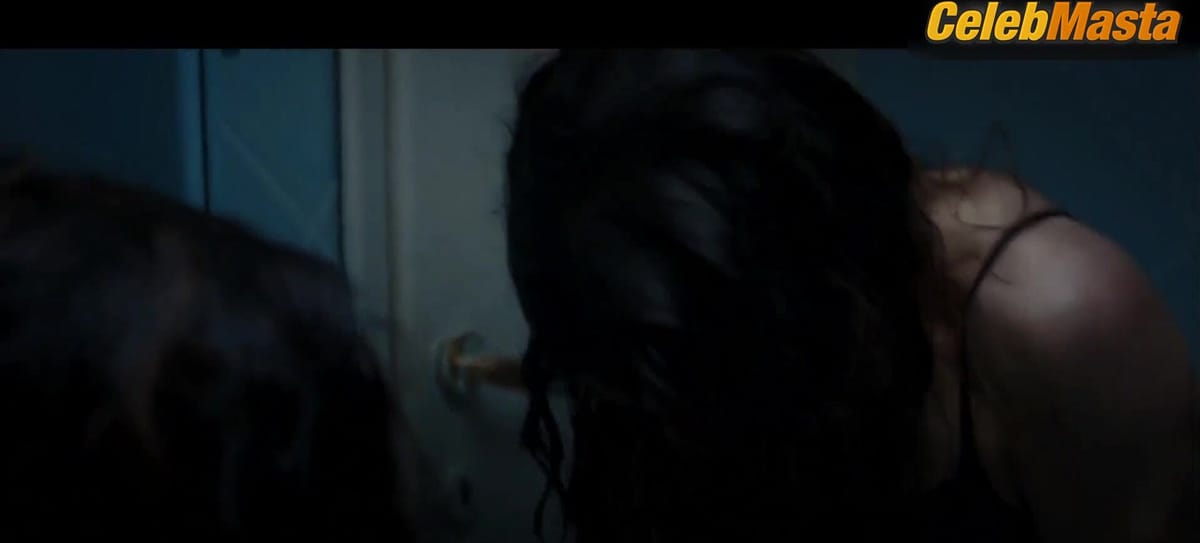 Sabrina Impacciatore's Sex Scene from A Casa Tutti Bene