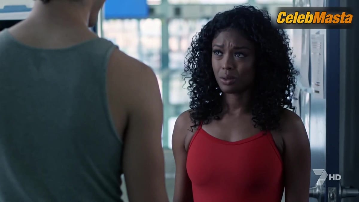 Javicia Leslie's Boobs Scene in Killer Coach