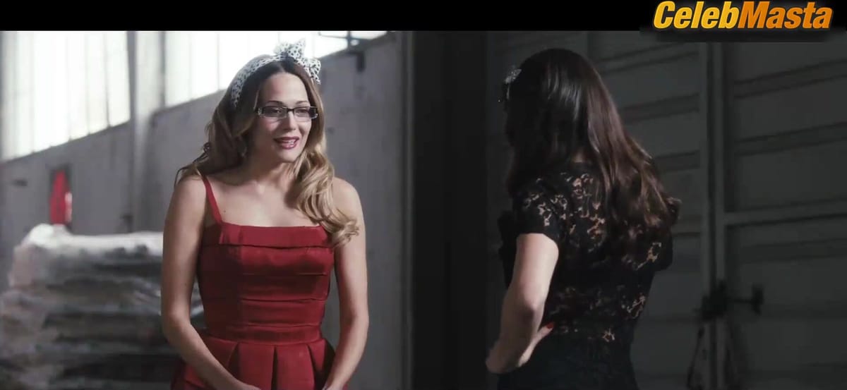 Laura Chiatti, Lodovica Marie Rogati, Giulia Lapertosa, Anna Terio and Sabrina Impacciatore Show Booty, Tits in a Scene from Pane E Burlesque
