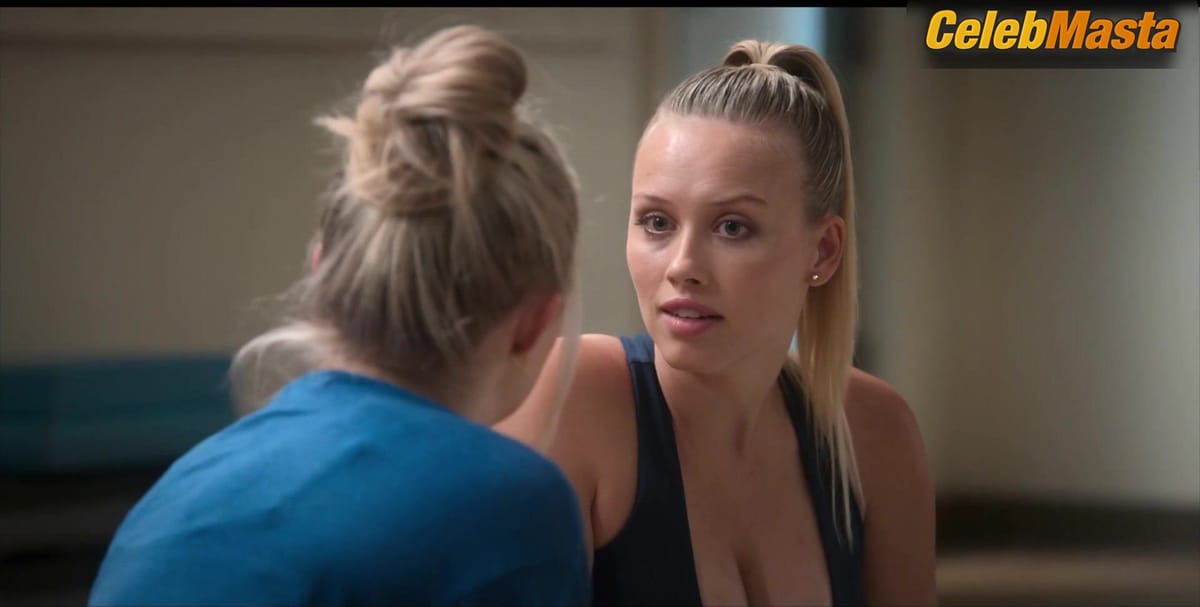 Gracie Dzienny's Sex Scene in The Sex Lives Of College Girls