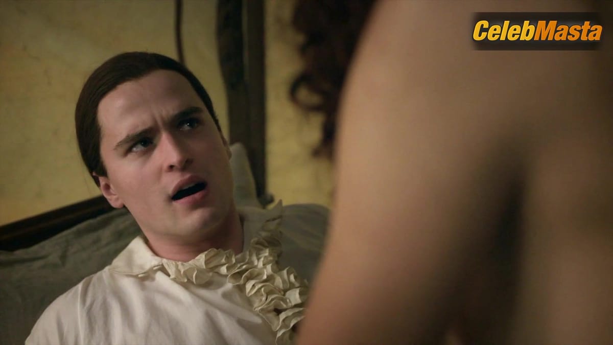 Silvia Presente's Booty Scene in Outlander