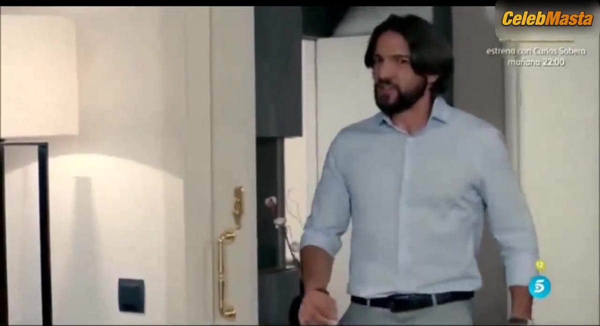 Alejandra Onieva Ass, Tits Scene from Ella Es Tu Padre