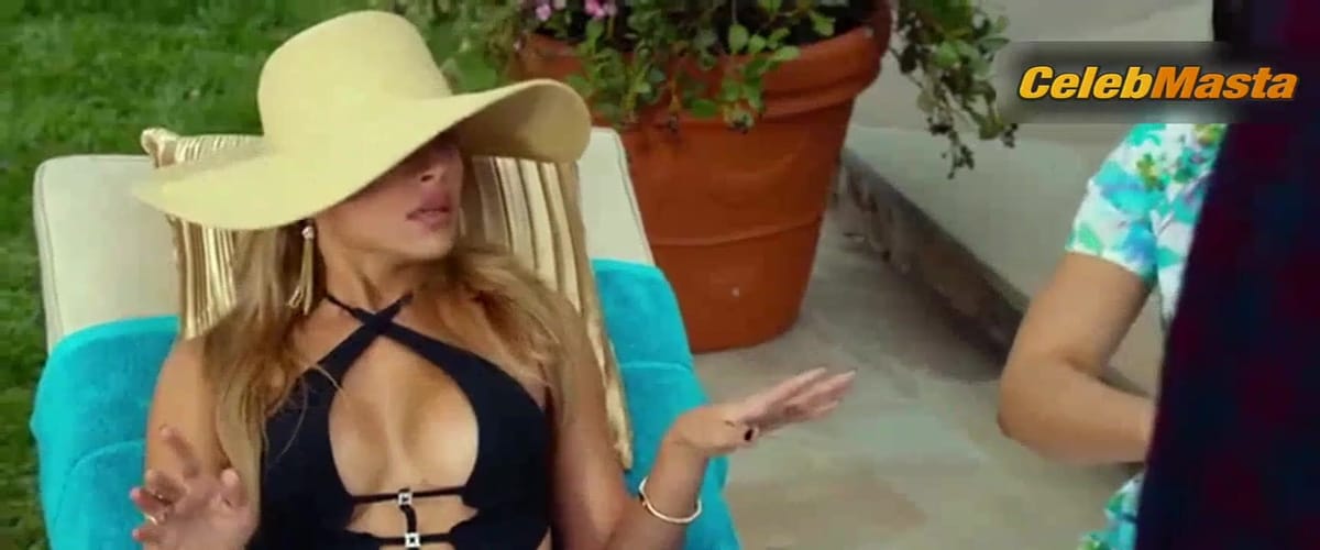 Zulay Henao's Underwear Scene from Meet The Blacks