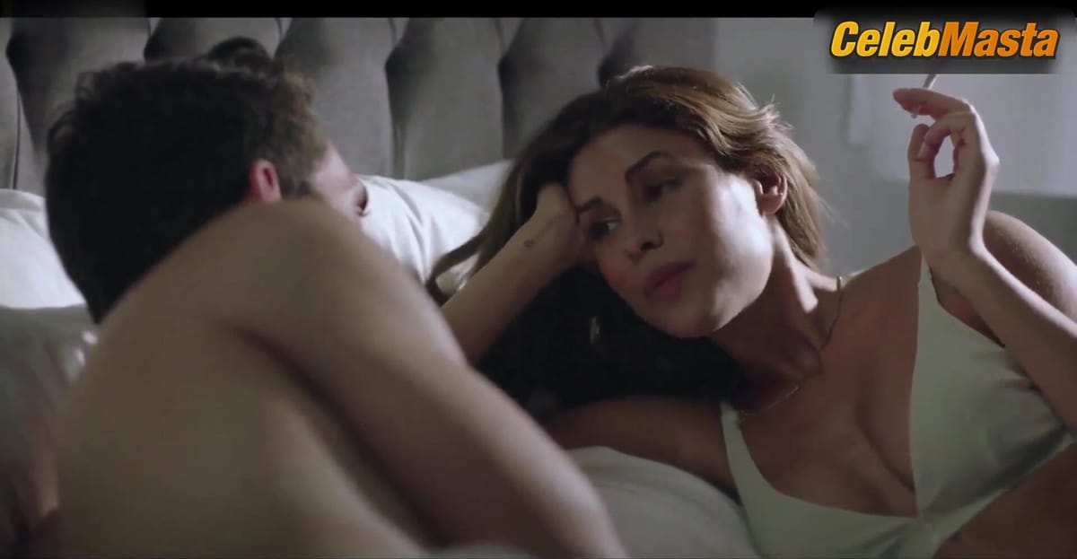 Carolina Loureiro Bares Boobs Scene in A Lista