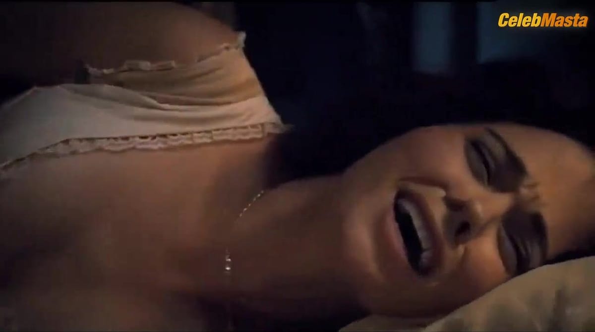 Katia Winter's Tits and Underwear Scene in Sleepy Hollow