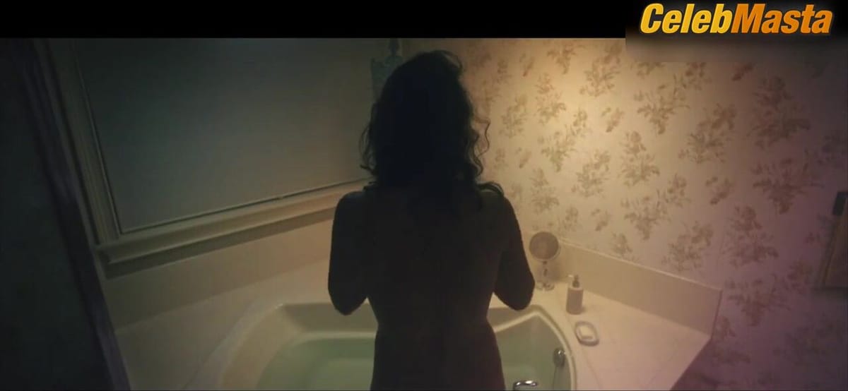 Katia Winter's Booty Scene in You're Not Alone