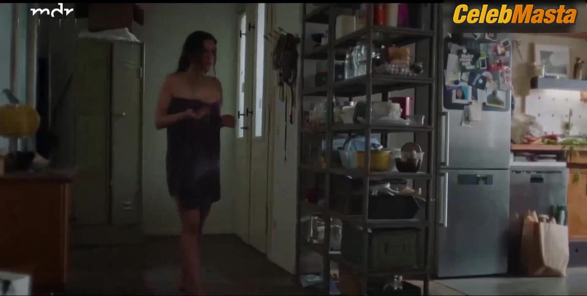 Lena Klenke Ass, Tits Scene in 2 Minutes in 2 Minuten - Der Test
