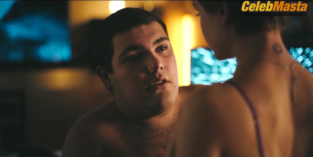 Lena Klenke and Lena Urzendowsky's Underwear Scene in How To Sell Drugs Online (fast)