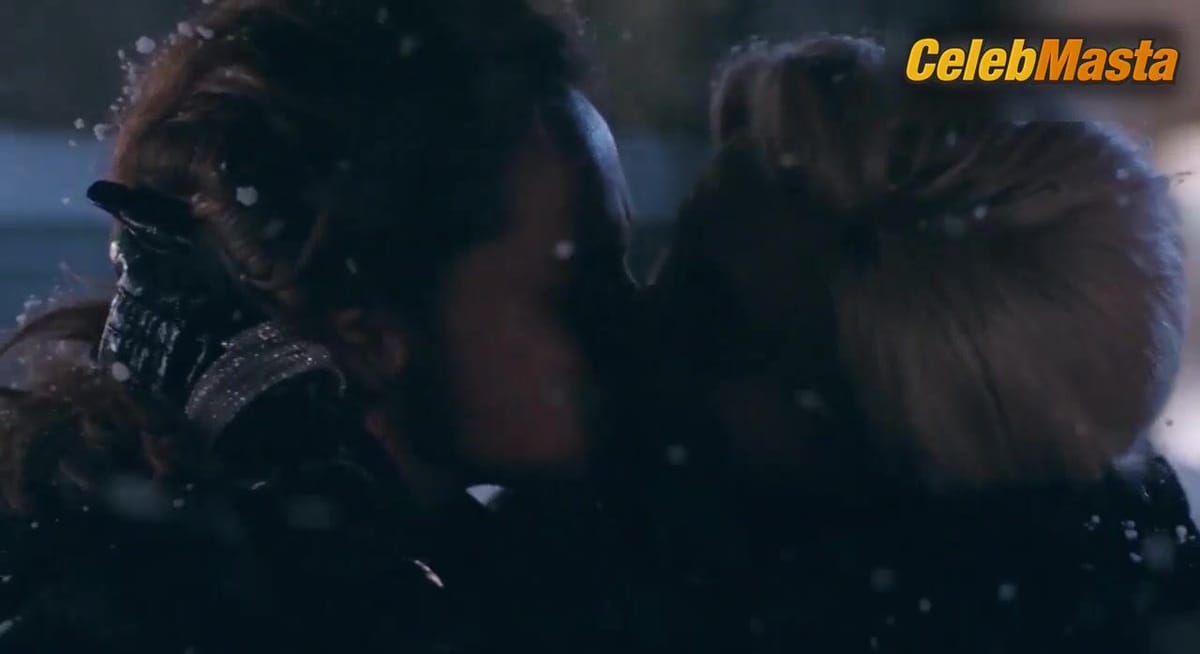 Jennifer Tilly and Fiona Dourif's Lesbian Sex Scene in Cult Of Chucky