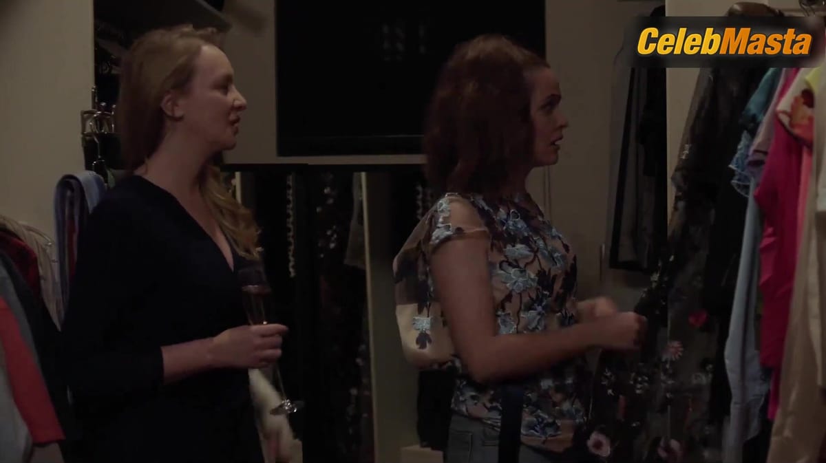 Wendi McLendon-Covey Lesbian, Tits Scene from Blush