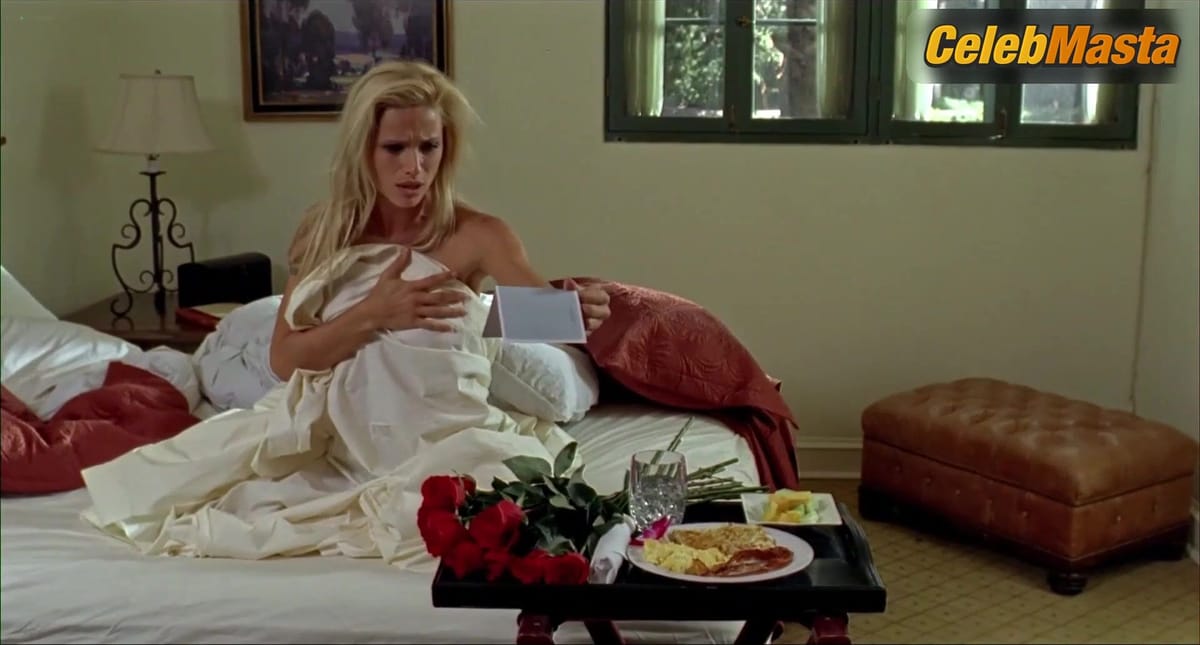 Michelle Hunziker's Sex Scene from Natale A Beverly Hills