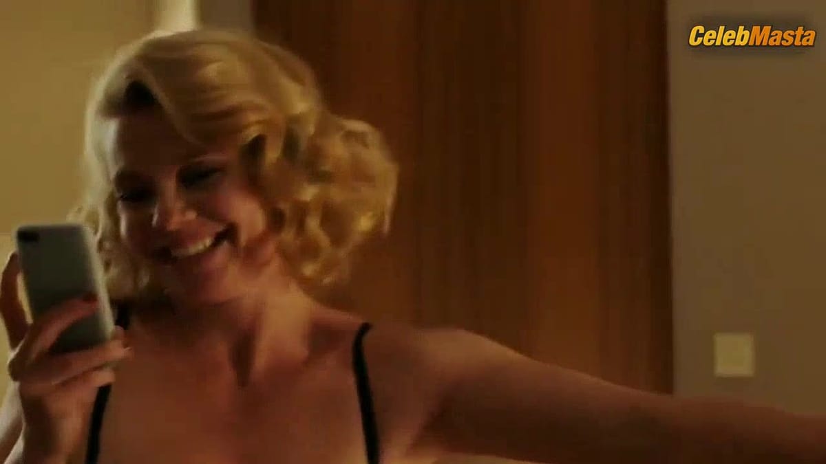 Annette Frier Underwear Scene from Die Muttermafia-patin