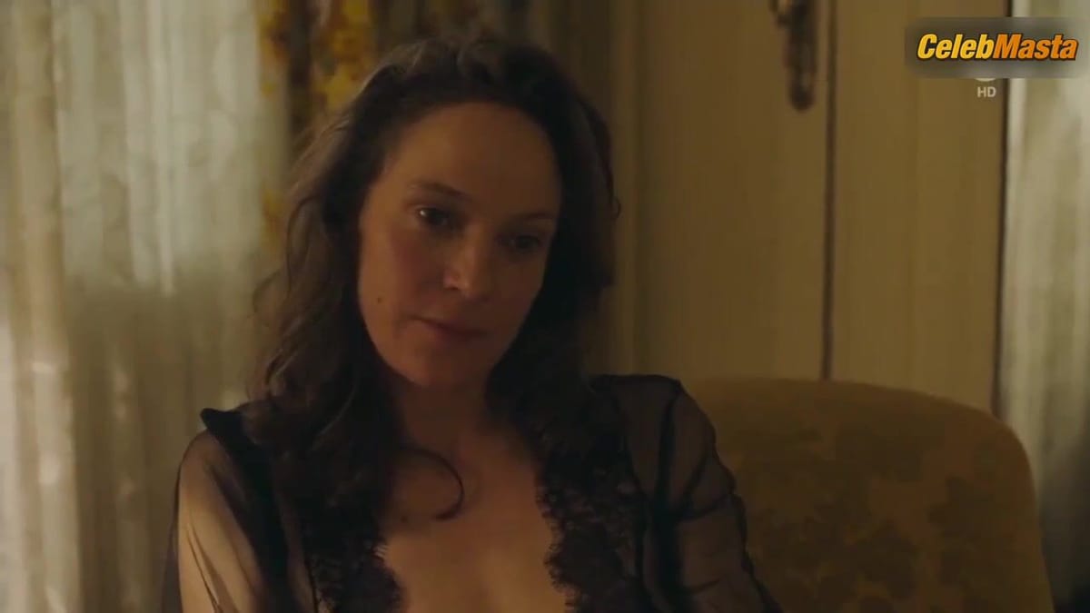 Jeanette Hain Sexy Scene from Trakehnerblut